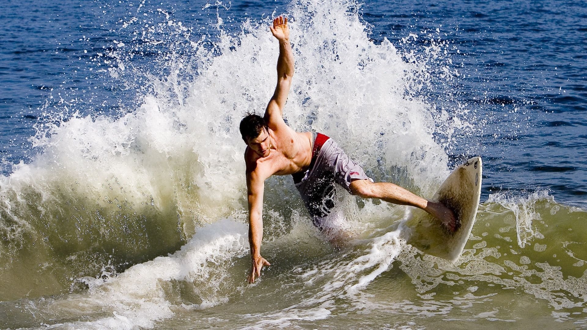 C9前途光明！，阿扎伦卡新星夺冠表现突出赢得满堂喝彩的简单介绍